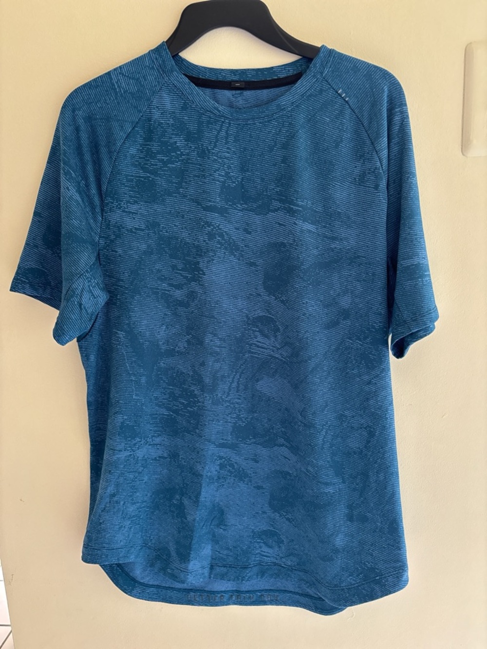 Lululemon Blue Textured Short Sleeve Athletic Tee size M - Picture 7 of 8